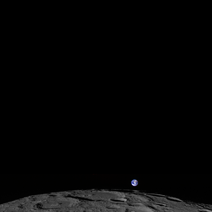 20140513_earthmoon_square1.png