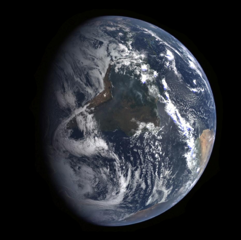 MESSENGER views Earth