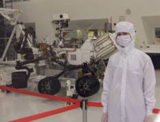 Emily and Curiosity (3D)