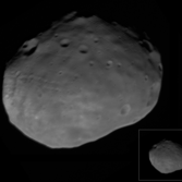 Sub-Mars to trailing side of Phobos