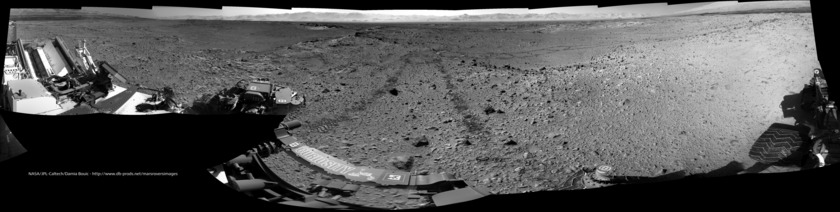 Poised between valleys, Curiosity sol 563
