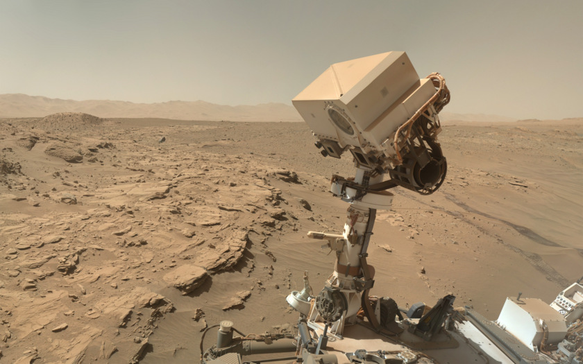 Curiosity sol 613 MAHLI self-portrait: desktop background