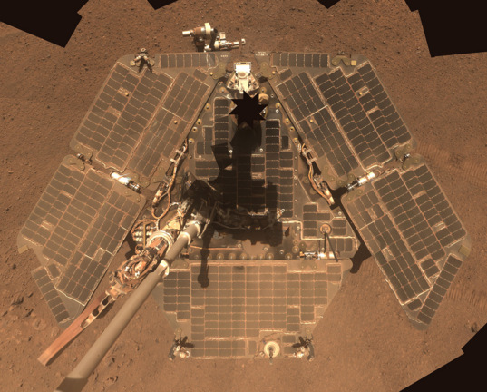 Before & after: Opportunity's deck gets cleaned on Endeavour's rim