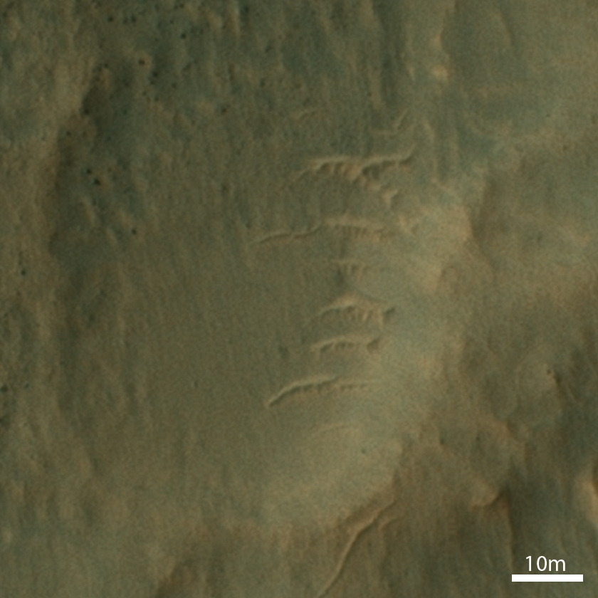 Sand ripples near Curiosity's sol 668 position as seen from orbit