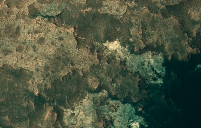 HiRISE view of Curiosity, sol 949 (April 8, 2015)