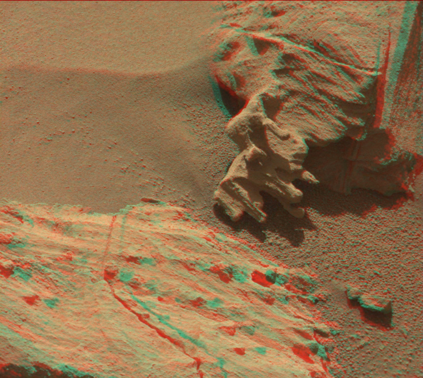 Strangely eroded rock atop the Naukluft Plateau, Curiosity sol 1305 (3D)