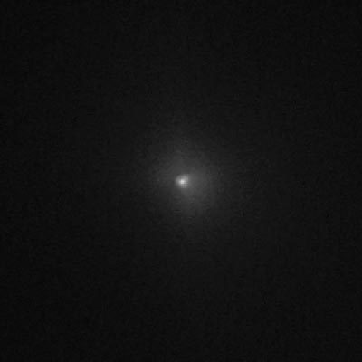 Tempel 1 as seen by Hubble, a minute prior to impact (July 4, 2005 at 05:51 UTC)