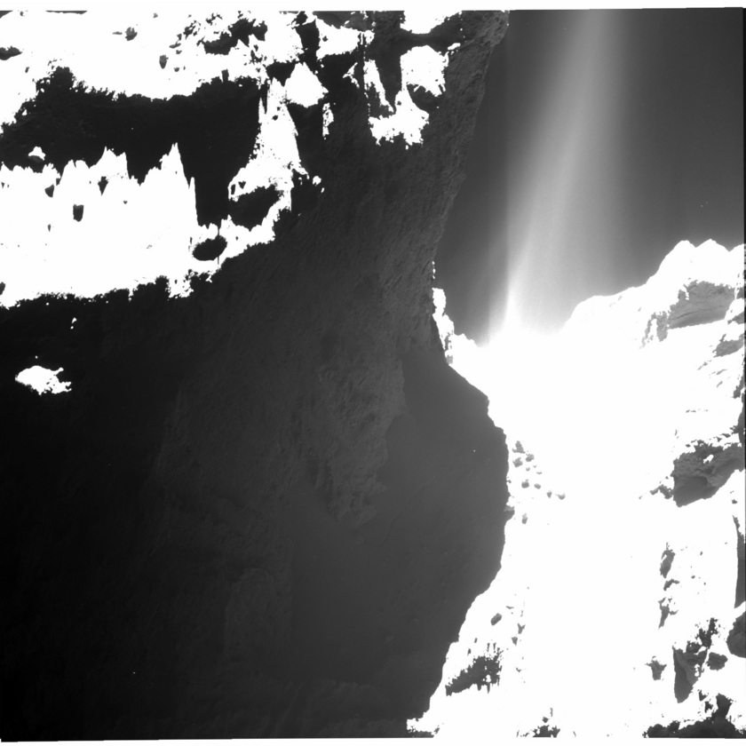 Before & after: Different exposure settings expose comet jets