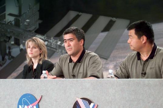 Expedition 10 press conference