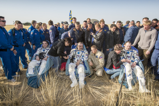 Expedition 36 crew relaxes on the steppe