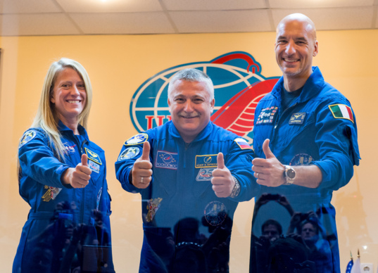 Thumbs up for Expedition 36