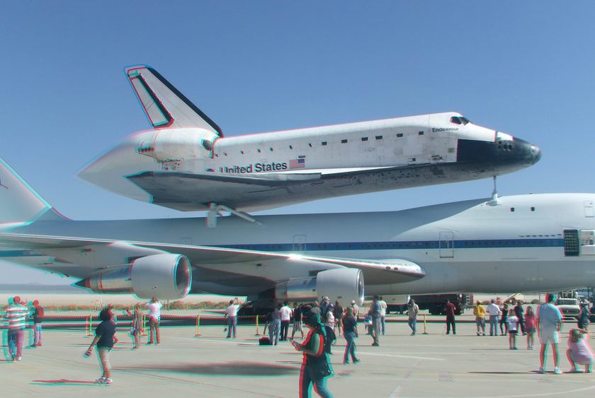 3D Anaglyph of Space Shuttle Endeavour at Edwards Air Force Base, September 20, 2012 (#5720)