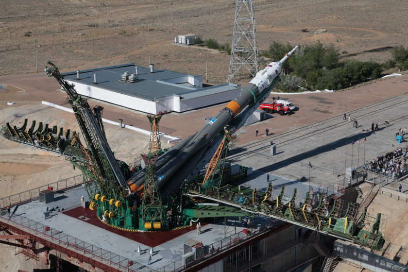 Soyuz TMA-09M goes vertical