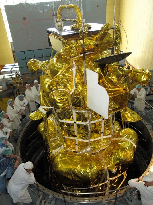 Phobos-Grunt undergoing thermal vacuum tests