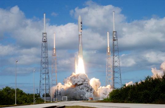 New Horizons launches for Pluto