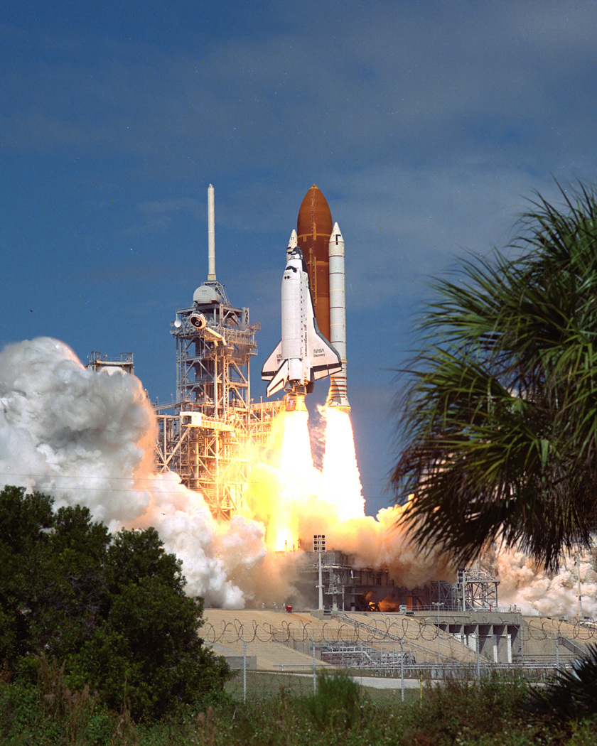 Liftoff of Discovery, STS-26