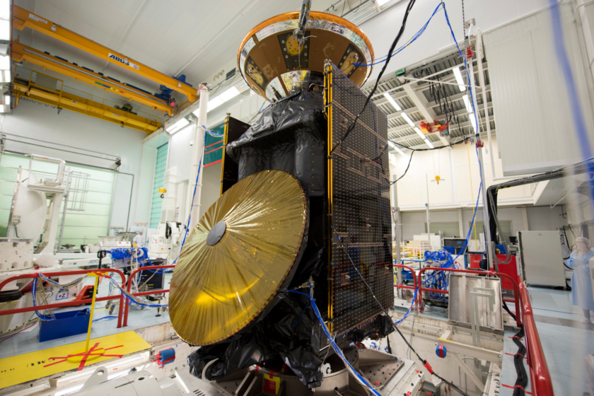 ExoMars Trace Gas Orbiter (TGO) and Schiaparelli during vibration testing