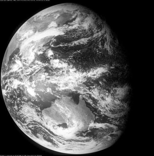 Image of Earth taken near the same time as the Chandrayaan-1 photo by Himawari-6