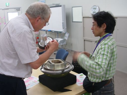 Inspecting a model of the Hayabusa sample return capsule
