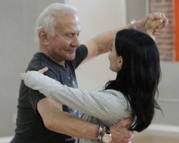 Buzz Aldrin rehearsing in 'Dancing with the Stars'