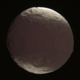 Iapetus in false color