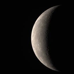 MESSENGER approaches Mercury