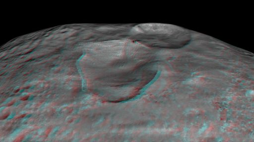 Vesta's 'Snowman' (3D)