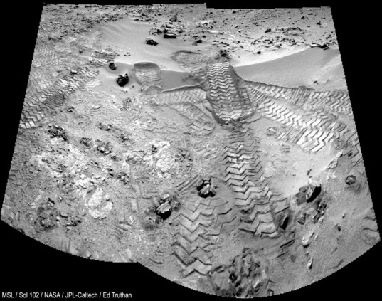 Rocknest in the rear-view mirror (Curiosity sol 102)