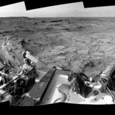 Curiosity sol 102 panorama: on the edge of Glenelg