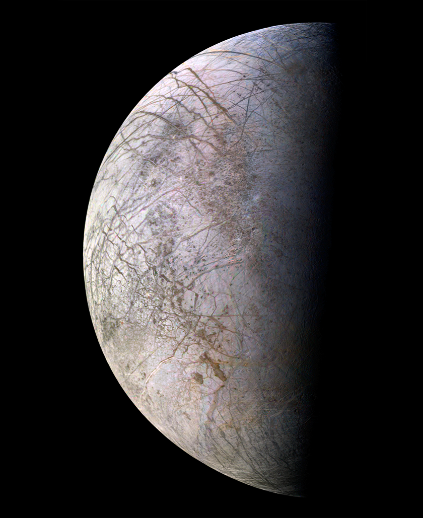 Highest-resolution color global view of Europa from Voyager