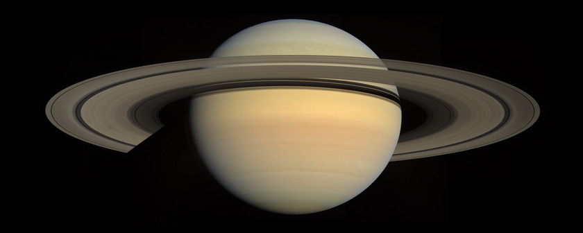 Saturn global view from Cassini, rings open