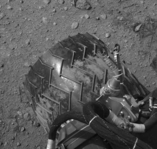 Curiosity's dented wheel, sol 29