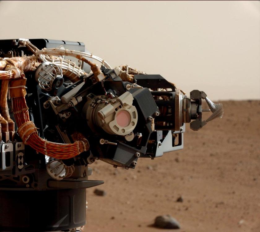 MAHLI is on Mars