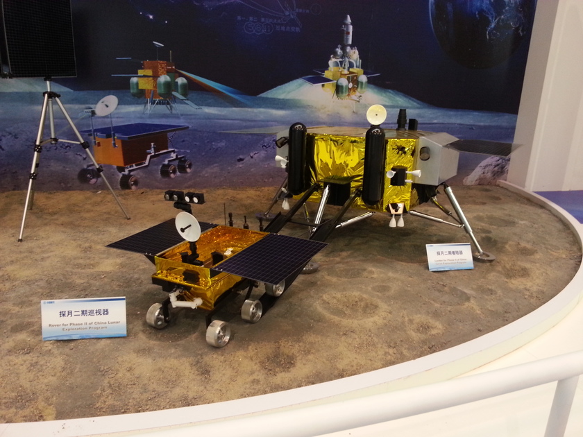 Model of Chang'E 3 lunar lander and rover