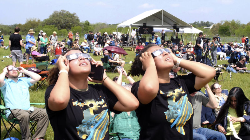 Watching a total solar eclipse