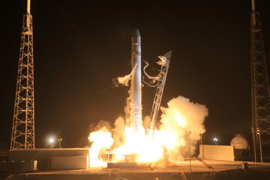 SpaceX's Falcon 9 lifts off