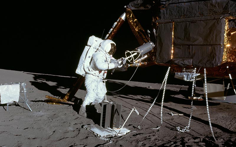 Apollo astronaut with lander