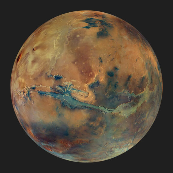 Global Mars in colour