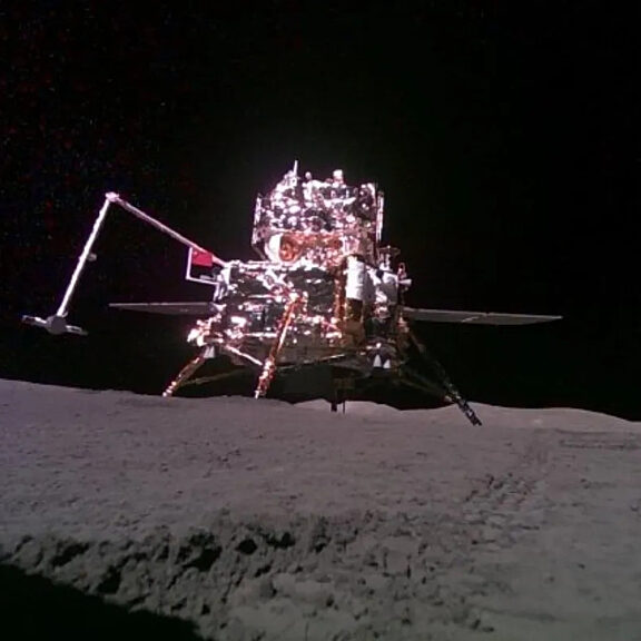Change 6 lander on lunar farside