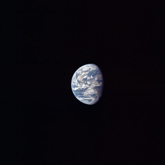 Earth from apollo 11