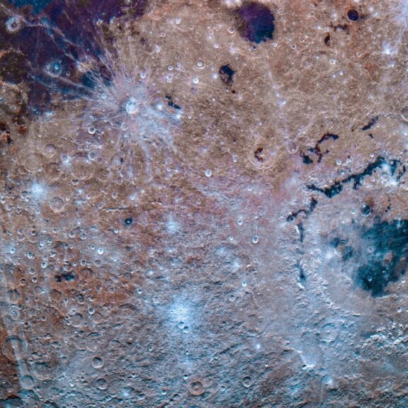 Mccarthy artemis2 moon closeup