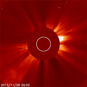 ISON rounds the Sun as seen from SOHO LASCO C2 (Nov 28-29, 2013)
