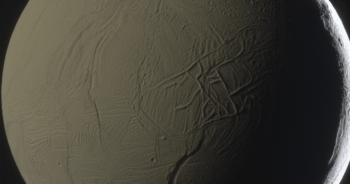 Origin of Enceladus' famous tiger stripes revealed in new study