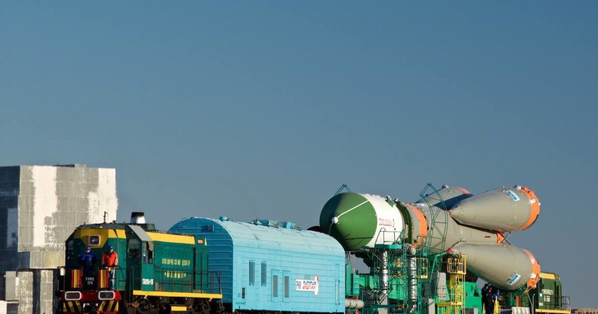 Progress M-29M train rollout | The Planetary Society