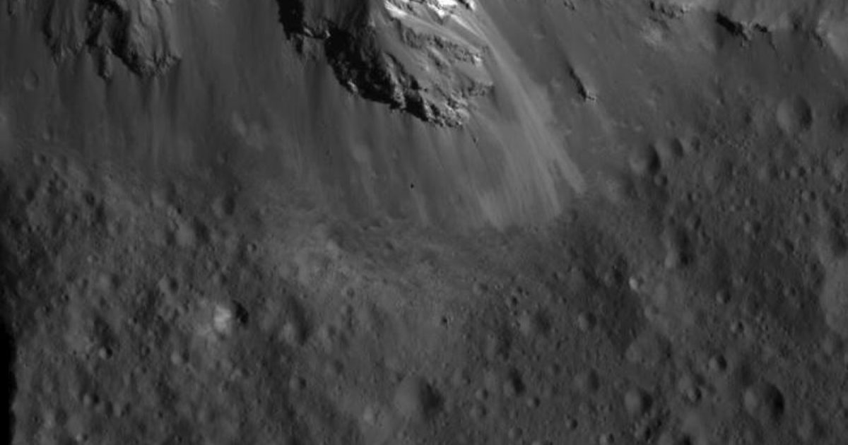 Ridge at the center of Urvara Crater (closeup) | The Planetary Society