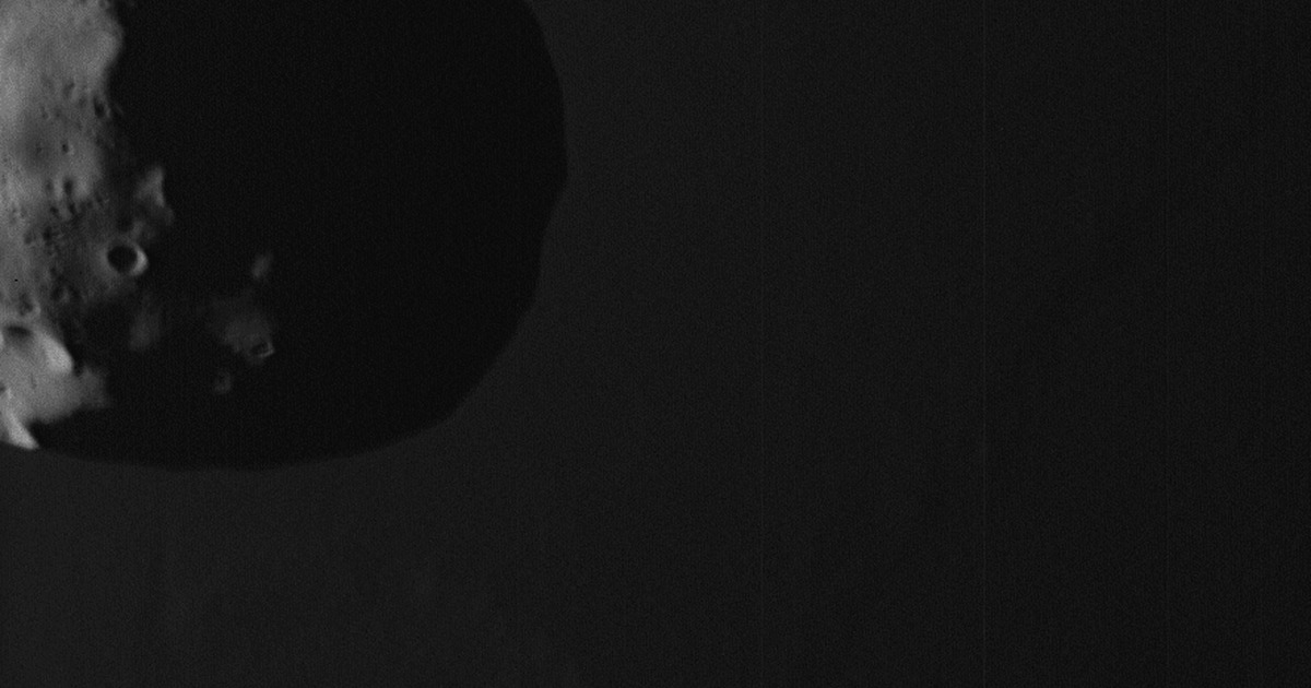 Phobos flies over Mars (HRSC animation) | The Planetary Society