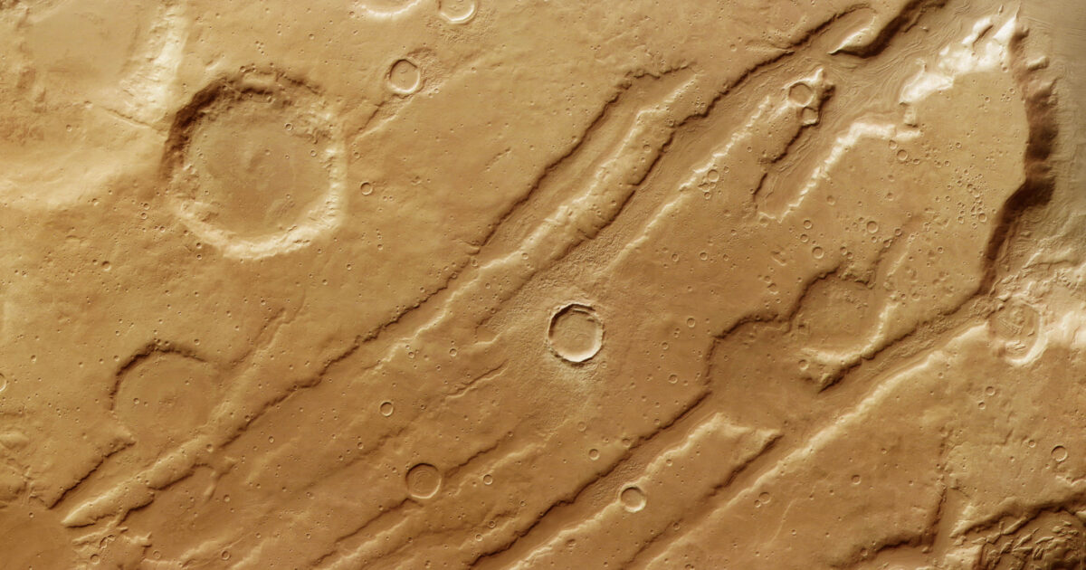 Coloe Fossae | The Planetary Society