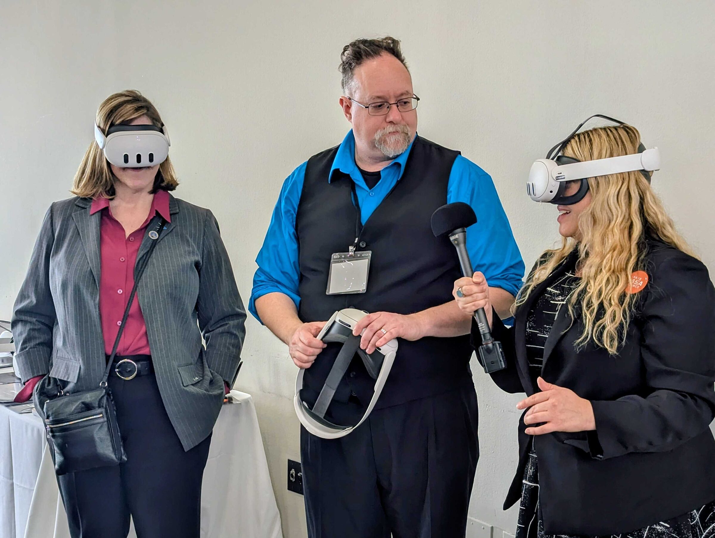 Blake Schreurs demonstrates Dragonfly in VR | The Planetary Society