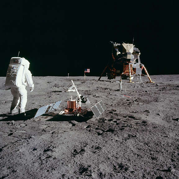 Aldrin deploys Passive Seismic Experiment | The Planetary Society