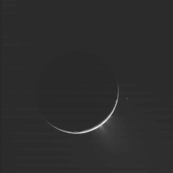 Discovery Image Of Enceladus' Plumes (6 Of 7) | The Planetary Society